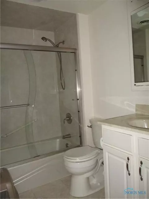 100 Oak Meadows Dr, Bryan, OH 43506 photo 21