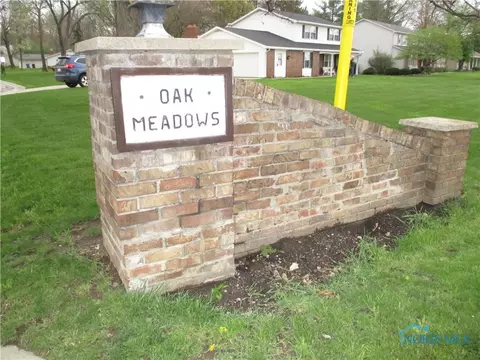 100 Oak Meadows Dr, Bryan, OH 43506 photo 2