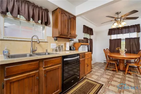 716 Burns Ave, Maumee, OH 43537 photo 15