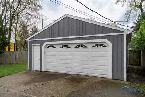 716 Burns Ave, Maumee, OH 43537 photo 6