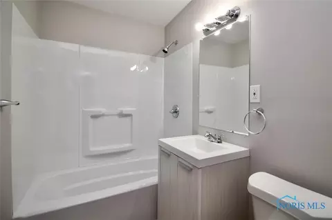 206 Windsor Rd, Walbridge, OH 43465 photo 19