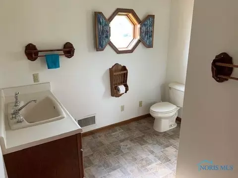 806 Cardinal Dr, Bryan, OH 43506 photo 16