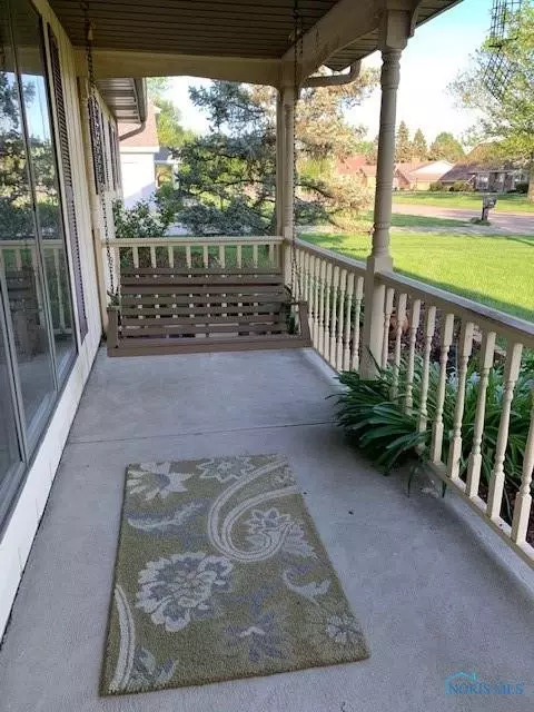 806 Cardinal Dr, Bryan, OH 43506 photo 3