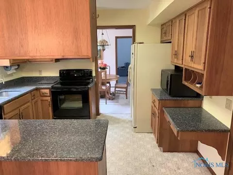806 Cardinal Dr, Bryan, OH 43506 photo 5
