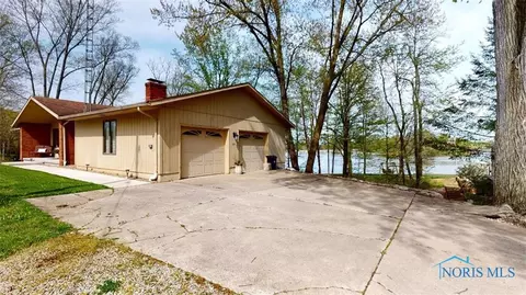 60 Mariners, Willard, OH 44890 photo 3