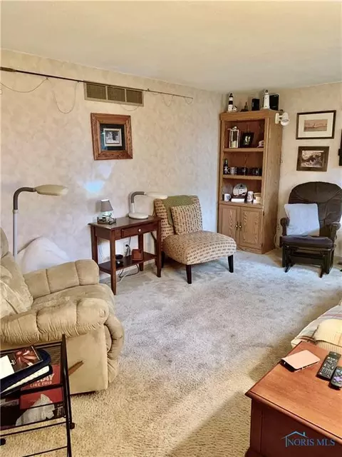 102 Oak Meadows Dr, Bryan, OH 43506 photo 13