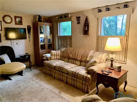 102 Oak Meadows Dr, Bryan, OH 43506 photo 11