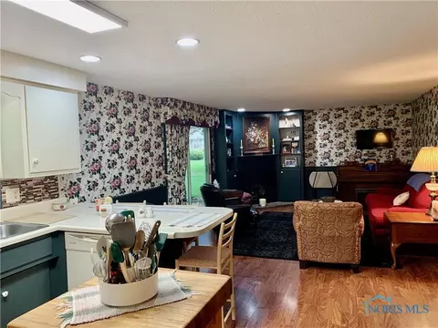 102 Oak Meadows Dr, Bryan, OH 43506 photo 4
