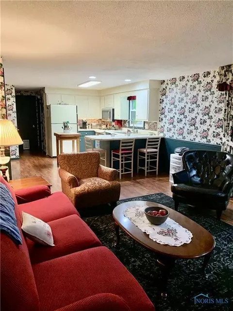 102 Oak Meadows Dr, Bryan, OH 43506 photo 6
