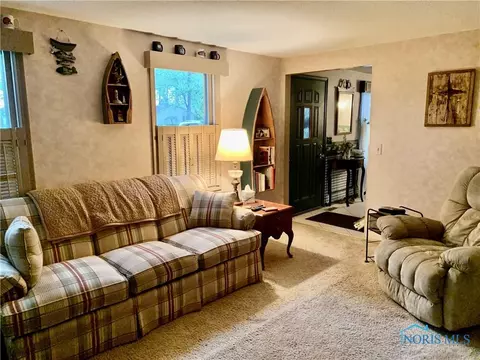 102 Oak Meadows Dr, Bryan, OH 43506 photo 12