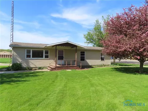 402 Deanne St, Edon, OH 43518 photo 2
