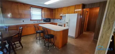 37 South St, Leipsic, OH 45856 photo 3