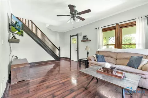 408 E Dudley St, Maumee, OH 43537 photo 8