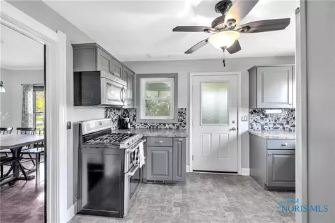 408 E Dudley St, Maumee, OH 43537 photo 14