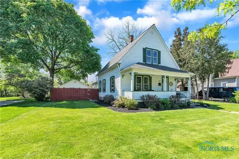 408 E Dudley St, Maumee, OH 43537 photo 2
