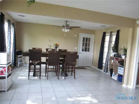 813 E 5th St, Ottawa, OH 45875 photo 6