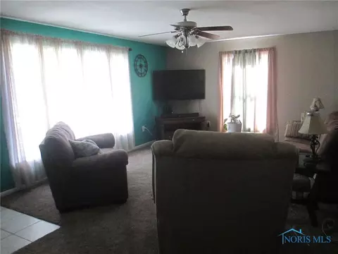 813 E 5th St, Ottawa, OH 45875 photo 4