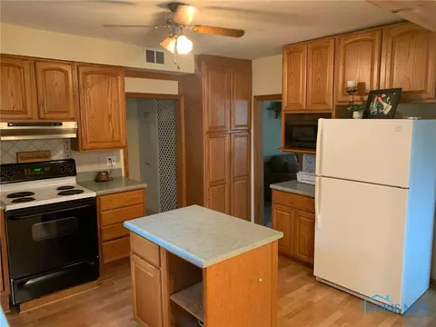 815 S Cherry St, Bryan, OH 43506 photo 8