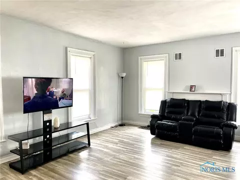 409 Main St, Delta, OH 43515 photo 8
