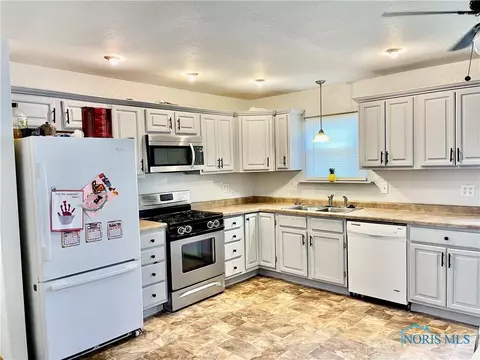 409 Main St, Delta, OH 43515 photo 13