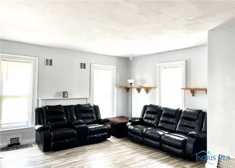409 Main St, Delta, OH 43515 photo 11