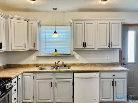 409 Main St, Delta, OH 43515 photo 17