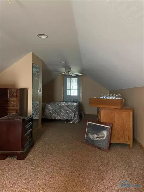 439 W Maple St, Deshler, OH 43516 photo 2