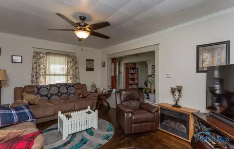 856 Grasser St, Oregon, OH 43616 photo 5