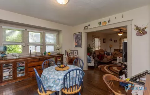 856 Grasser St, Oregon, OH 43616 photo 7