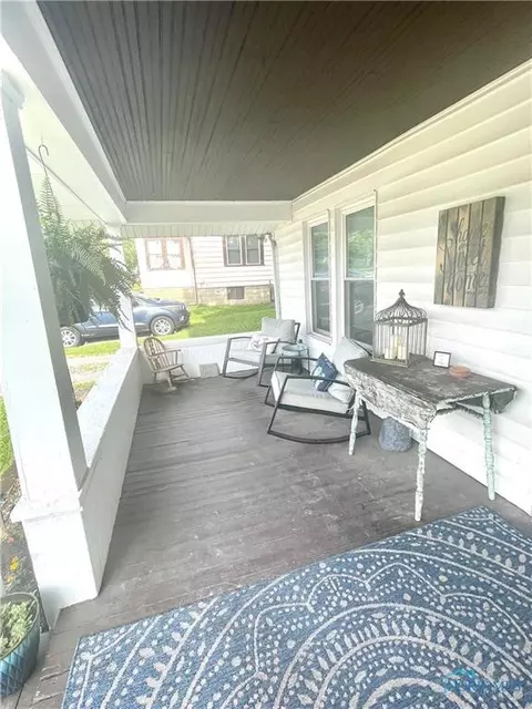 313 W Maple St, Bryan, OH 43506 photo 6