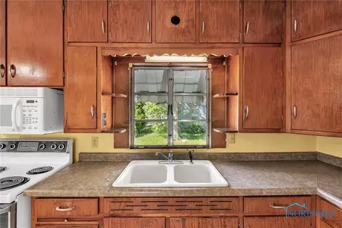 408 Center St, Bryan, OH 43506 photo 11