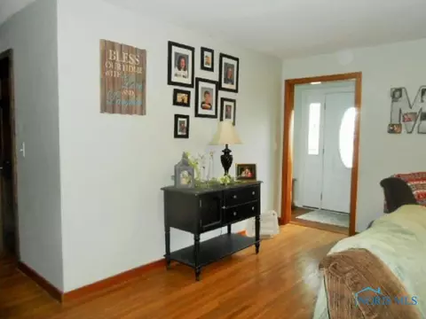 110 E Center St, Leipsic, OH 45856 photo 6