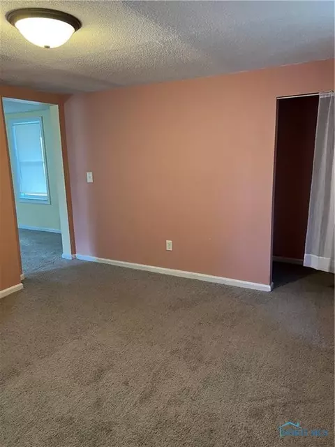 109 E Union St, Walbridge, OH 43465 photo 14