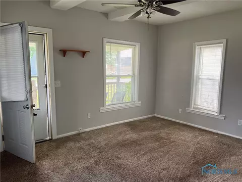 109 E Union St, Walbridge, OH 43465 photo 9