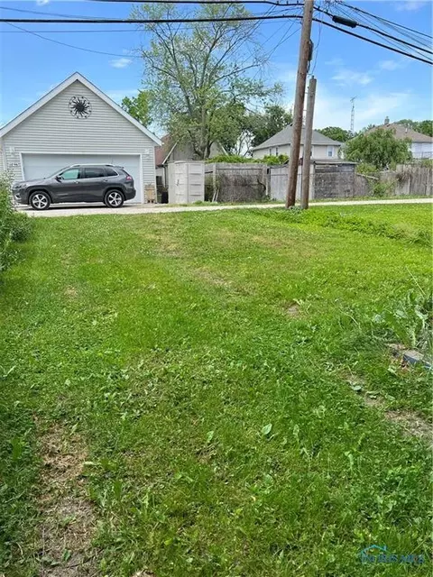 109 E Union St, Walbridge, OH 43465 photo 20