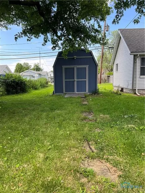 109 E Union St, Walbridge, OH 43465 photo 19
