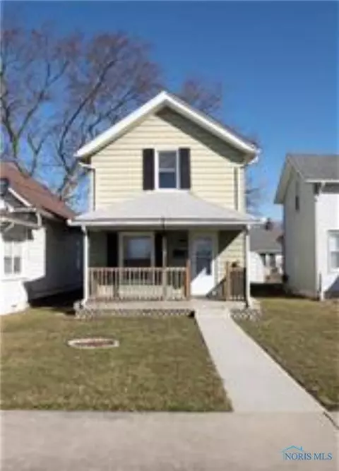 109 E Union St, Walbridge, OH 43465 photo 2
