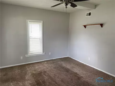 109 E Union St, Walbridge, OH 43465 photo 10