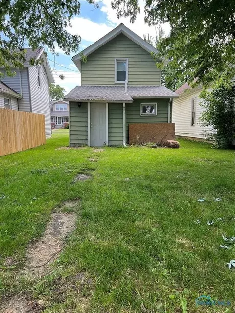 109 E Union St, Walbridge, OH 43465 photo 21
