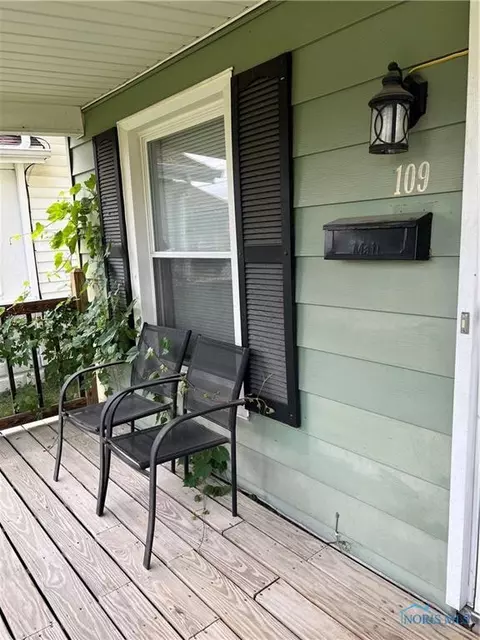 109 E Union St, Walbridge, OH 43465 photo 1