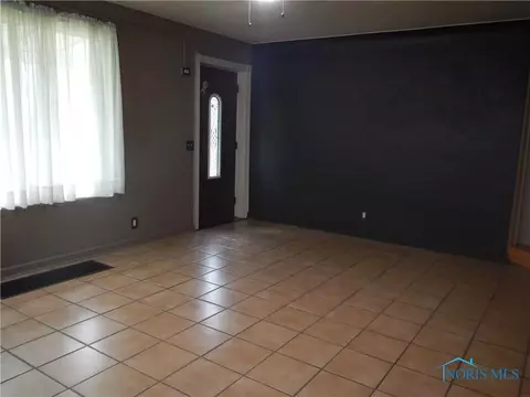 835 Wright Ave, Toledo, OH 43609 photo 4