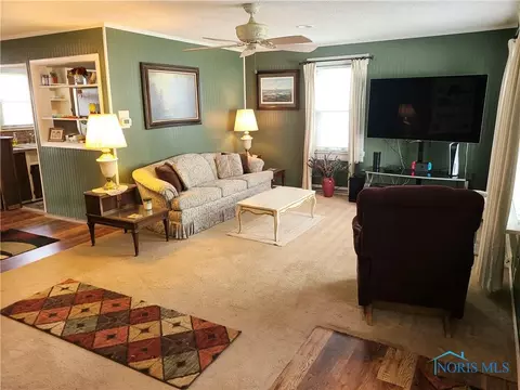 231 Eagle St, Findlay, OH 45840 photo 2