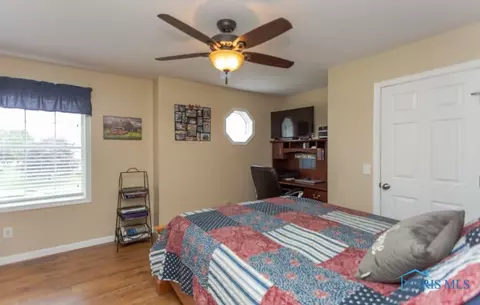 28207 Schriber St, Walbridge, OH 43465 photo 33