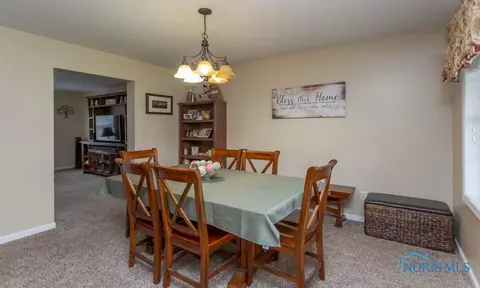 28207 Schriber St, Walbridge, OH 43465 photo 23