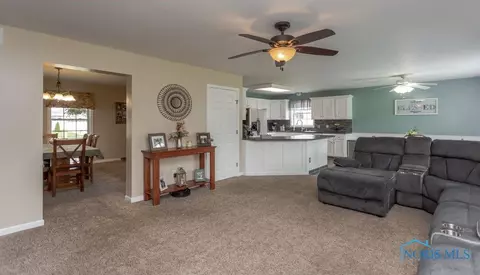 28207 Schriber St, Walbridge, OH 43465 photo 22