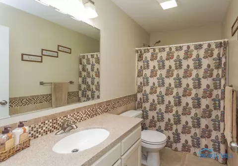 28207 Schriber St, Walbridge, OH 43465 photo 37