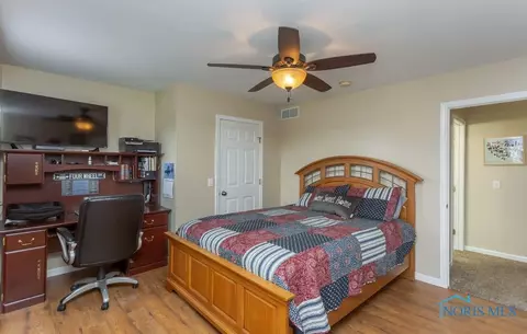 28207 Schriber St, Walbridge, OH 43465 photo 34