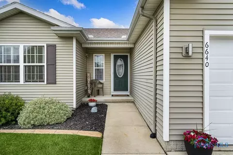 6640 Alexander Dr, Walbridge, OH 43465 photo 3