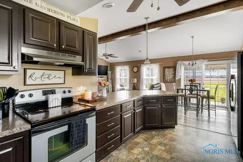 6640 Alexander Dr, Walbridge, OH 43465 photo 15