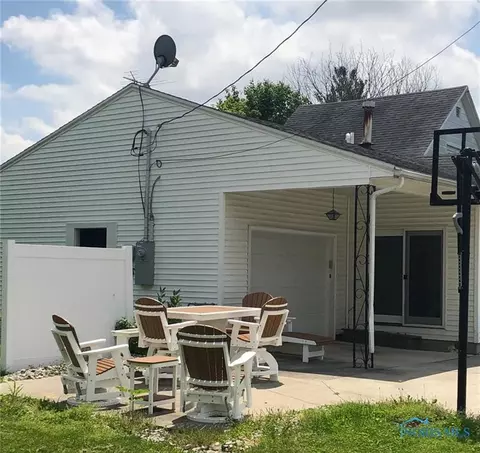 323 Elm St, Deshler, OH 43516 photo 8